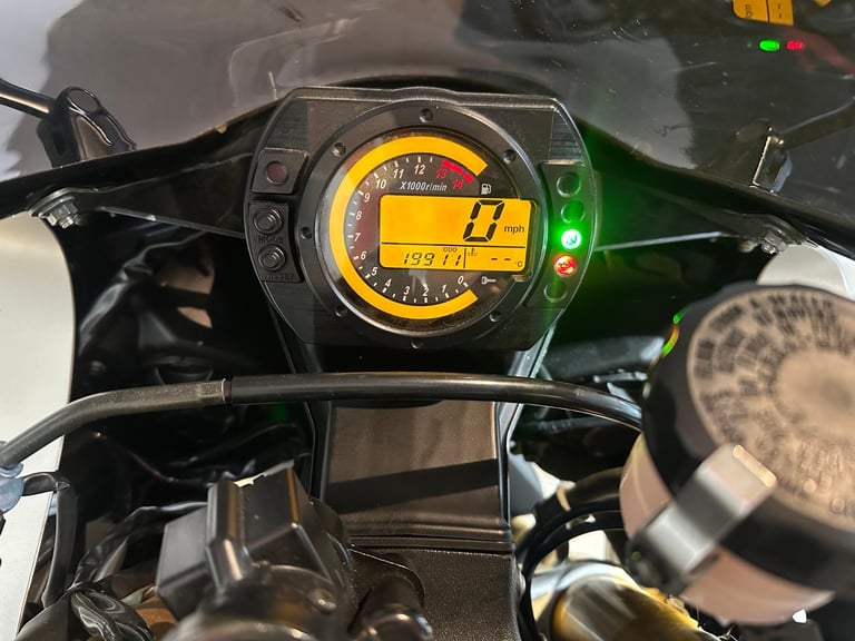 Kawasaki ZX 10 R 2005 with 19,895 miles + Akrapovic 