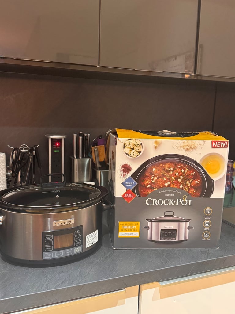 image for Crock-Pot 5.6L Digital TimeSelect Slow Cooker – With Box, Excellent Condition