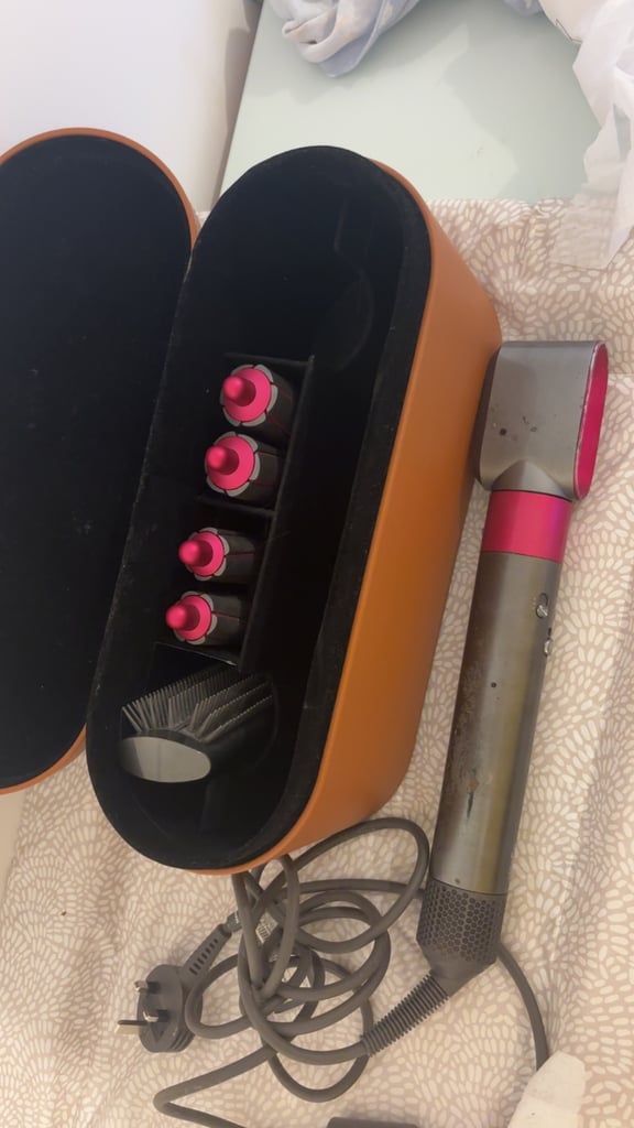 Dyson airwrap 