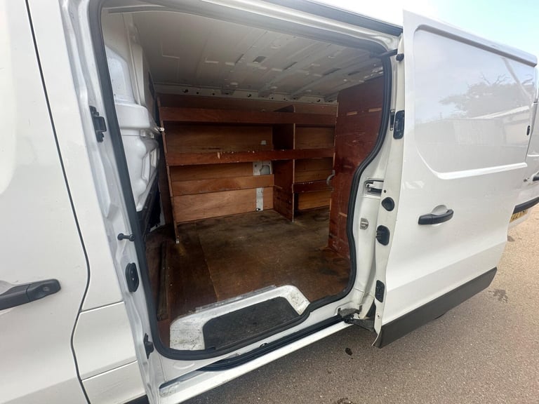 2022 Renault Trafic 2.0 dCi Blue LL30 Sport L2 H1 Euro 6 (s/s) 5dr PANEL VAN Diesel Manual