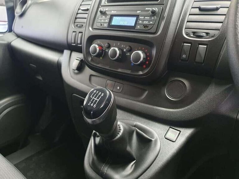 2021 Renault Trafic 2.0 dCi ENERGY SL28 Business 7 Seats 5dr MPV Diesel Manual