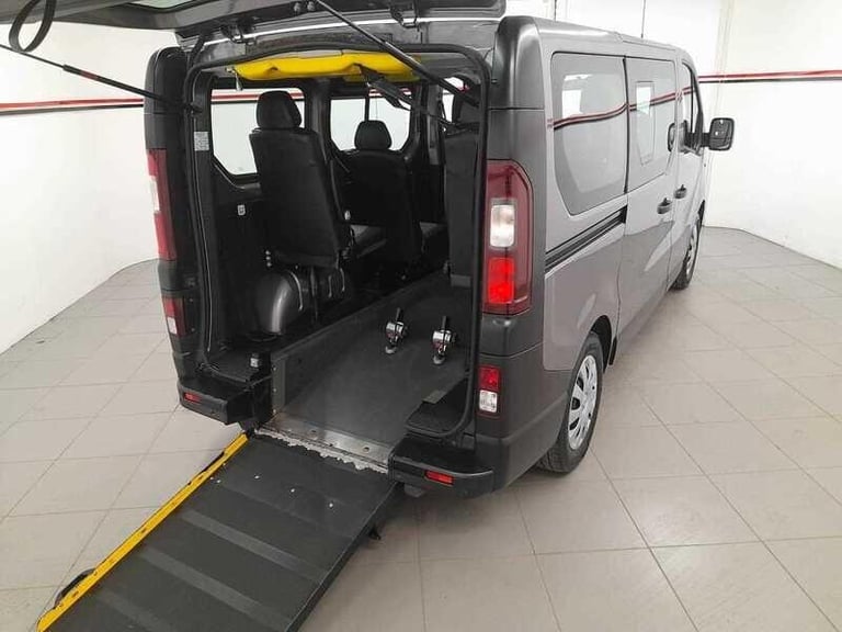 2021 Renault Trafic 2.0 dCi ENERGY SL28 Business 7 Seats 5dr MPV Diesel Manual