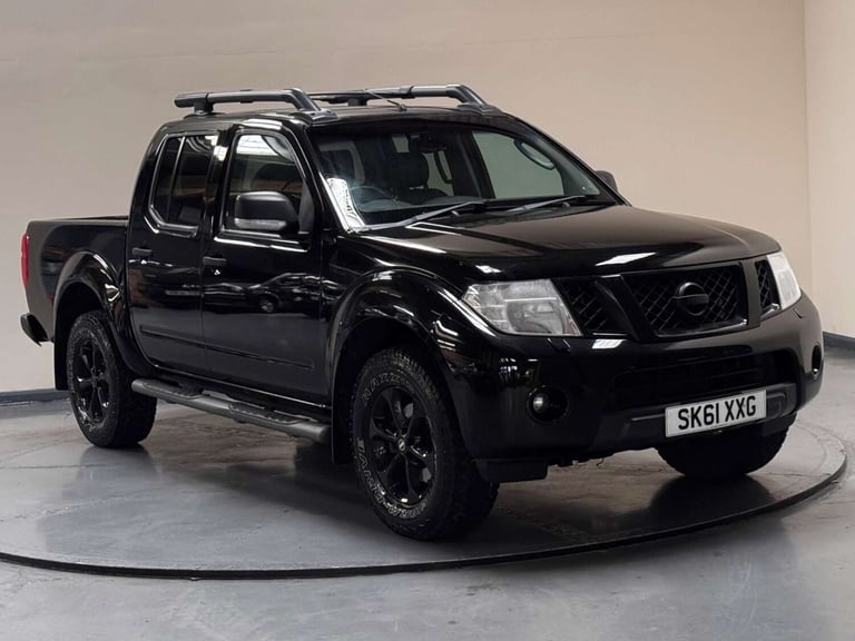 2011 Nissan Navara Double Cab Pick Up Tekna 2.5dCi 190 4WD PICK UP DIESEL Manual