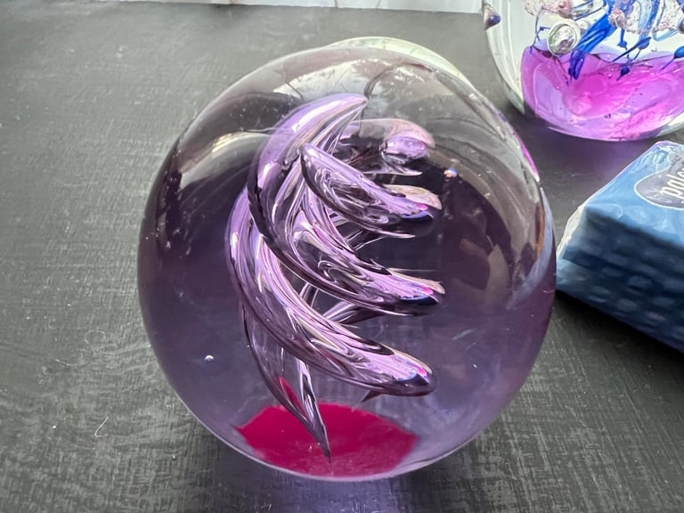 Beautiful glass paperweights all excellent condition 