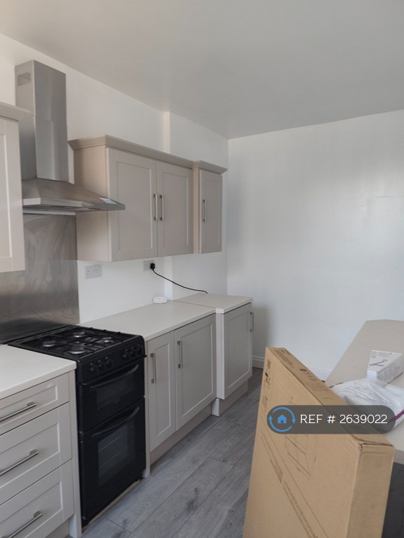 2 bedroom house in Stanley Road, Huddersfield, HD3 (2 bed) (#2639022)