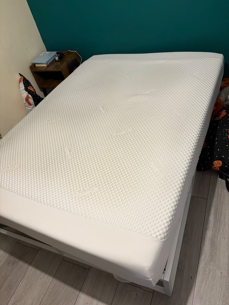 image for Double tempur mattress 