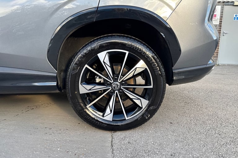 2024 MG MG HS 106290 Hatchback Petrol Manual