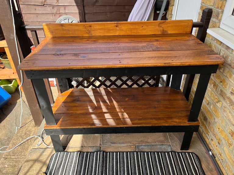 Garden work/potting bench or bbq side table / pizza table 