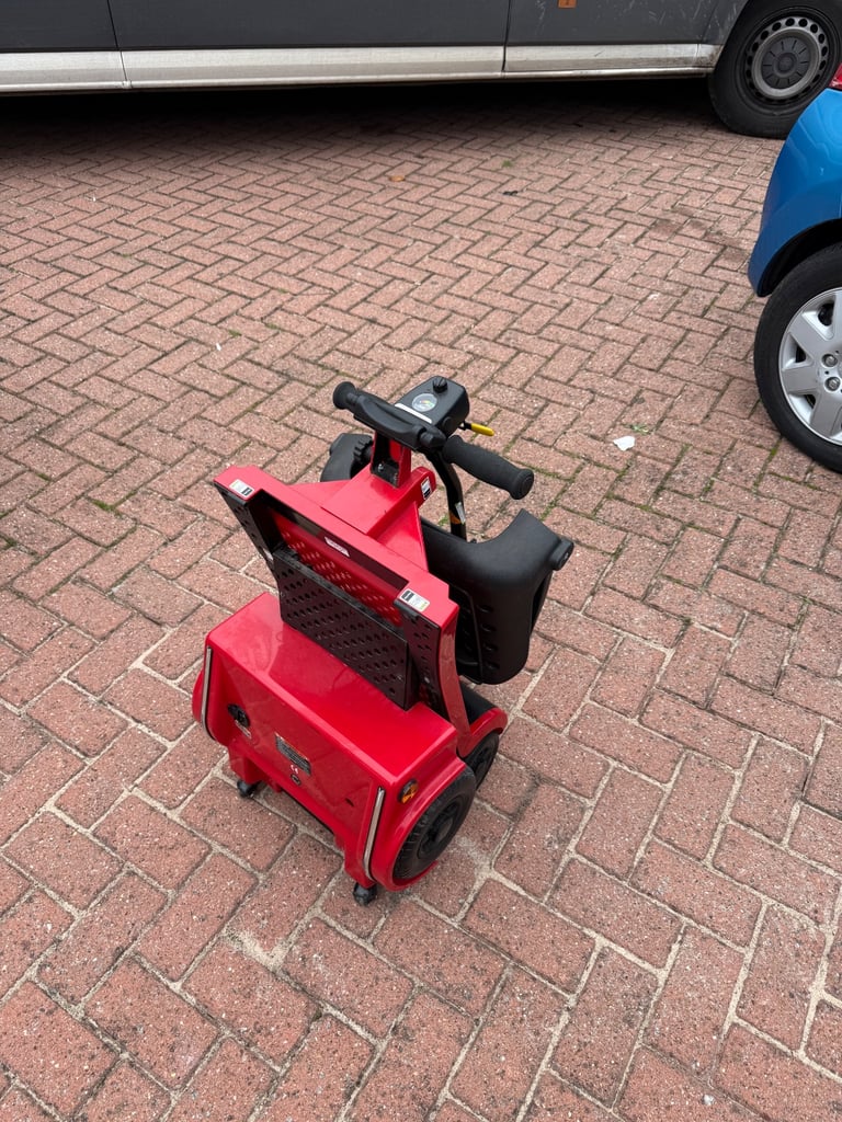 Pro rider folding mobility scooter