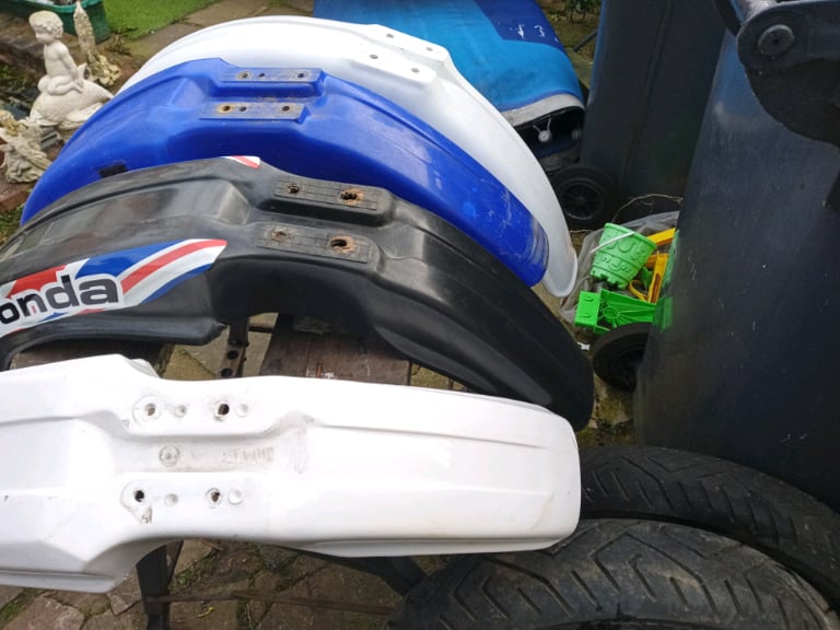 Front mudguard 