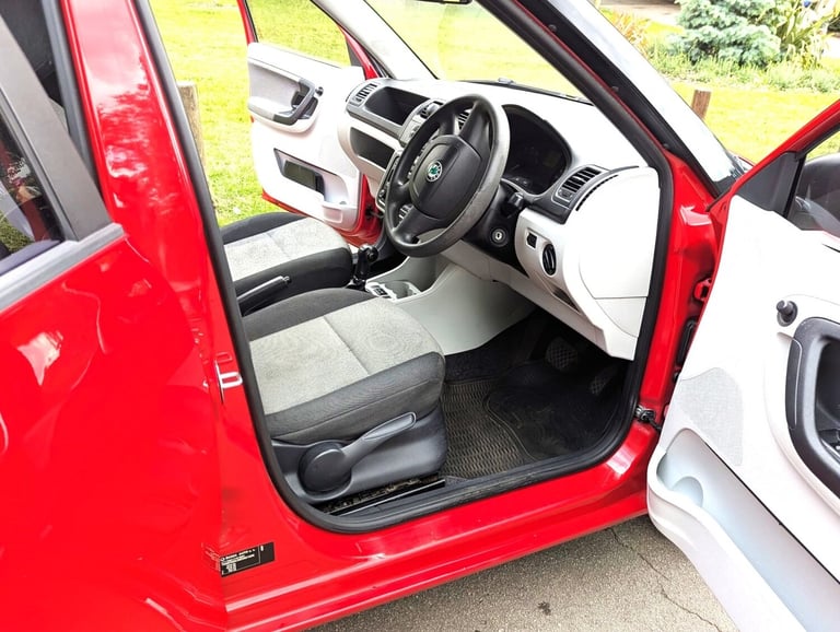 2012 Skoda Fabia 1.2 TSi DSG Automatic 5dr. 99800 Miles. PX OK. CHEAP on Fuel. HATCHBACK Petrol A...