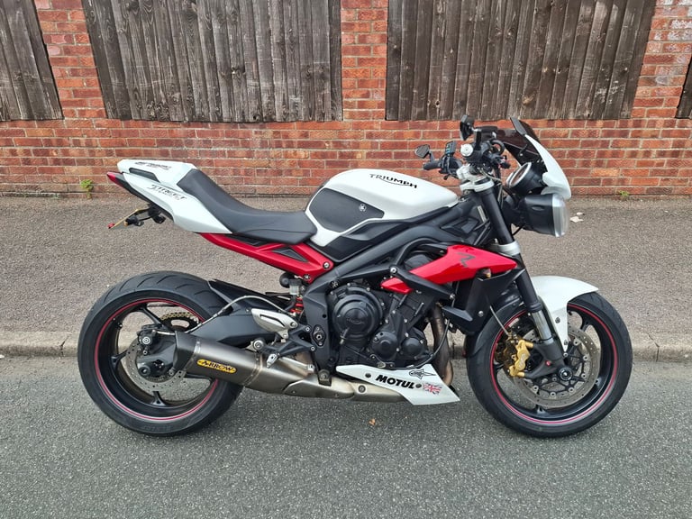 Triumph, Street R 2016, 675 (cc)