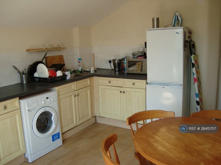 image for 1 bedroom in Broomwood Road, London, SW11 (#2645707)