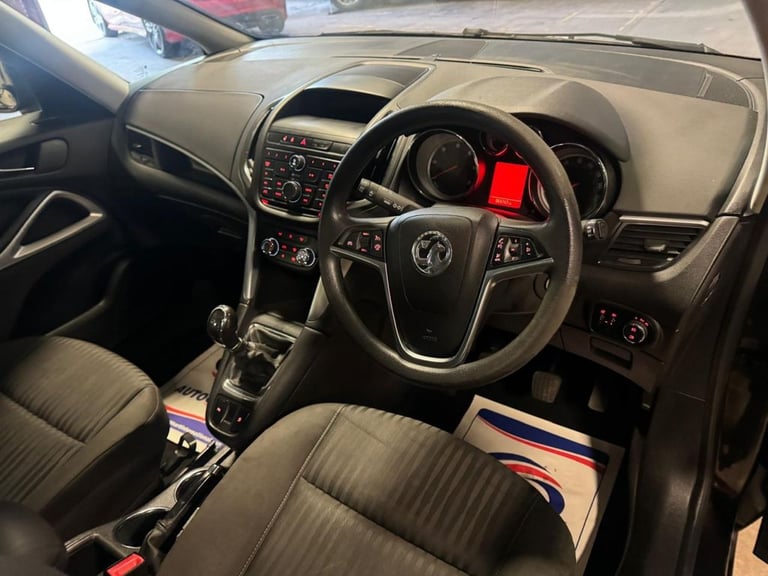 2014 Vauxhall Zafira Tourer 2.0 CDTi Exclusiv MPV 5dr Diesel Manual Euro 5 (130 ps) MPV Diesel Ma...