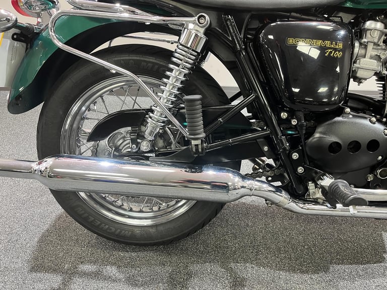 Triumph Bonneville T 100, 2011