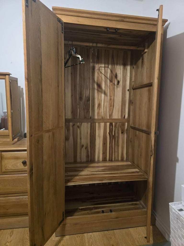 Wardrobe and Drawers set