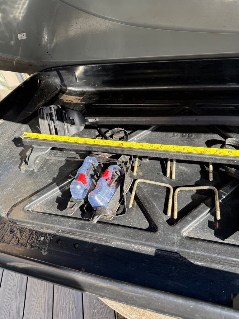 Car roof box, rails and fittings THULE