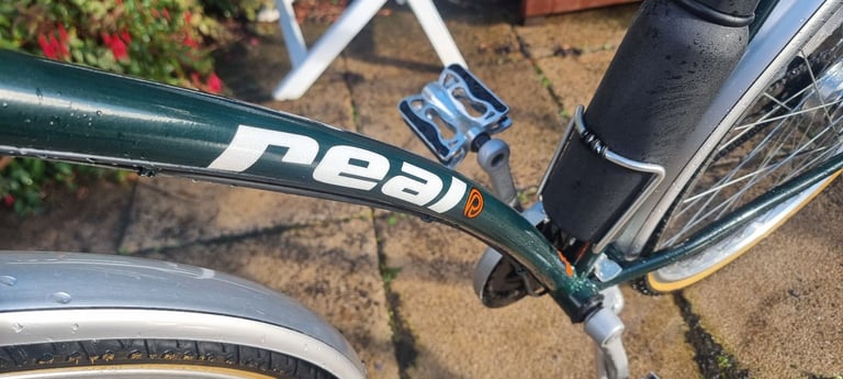 REAL CAFE  Gents Commuter bike. 4 speed in great condition with rack and mudguards.