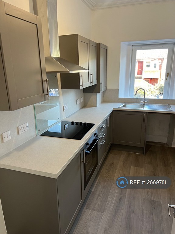 1 bedroom flat in Bank Street, Arbroath, DD11 (1 bed) (#2669781)