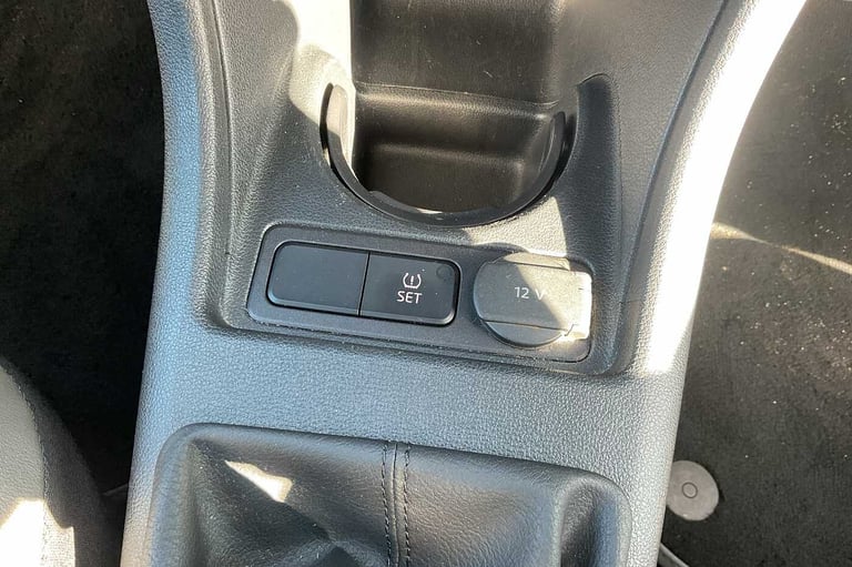 2018 Volkswagen up! 1.0 90PS High Up 5dr [Start Stop] HATCHBACK PETROL Manual