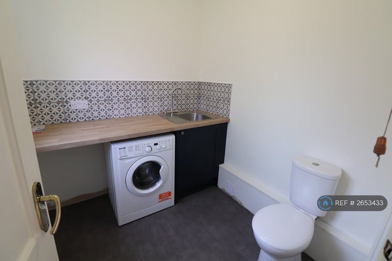 2 bedroom house in Church Cottages, Shere, Guildford, GU5 (2 bed) (#2653433)