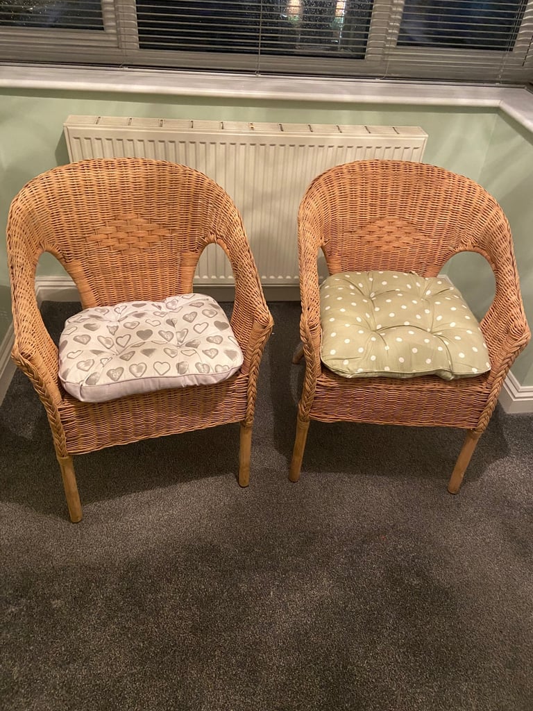 image for 2 Wicker chairs