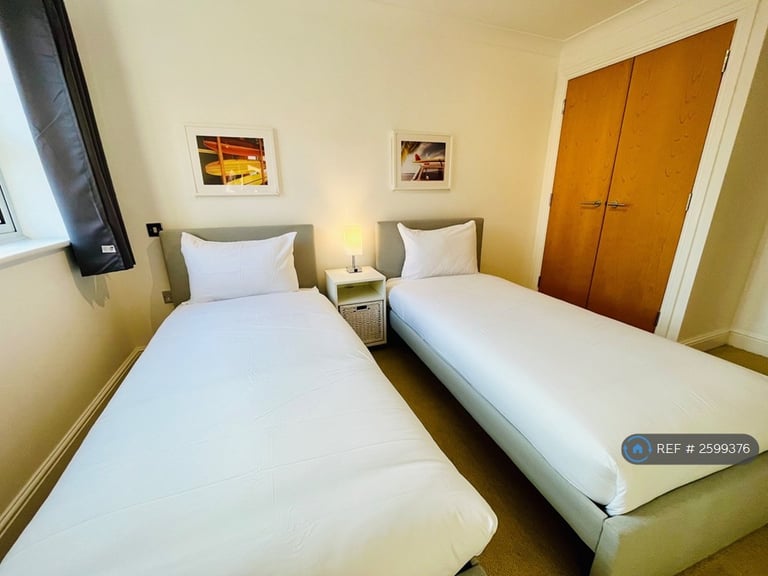 2 bedroom flat in Qube, Birmingham, B1 (2 bed) (#2599376)