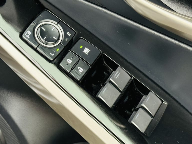 2018 Lexus IS 2.5 300h Sport Saloon 4dr Petrol Hybrid E-CVT Euro 6 (s/s) (223 ps) Saloon PETROL/E...