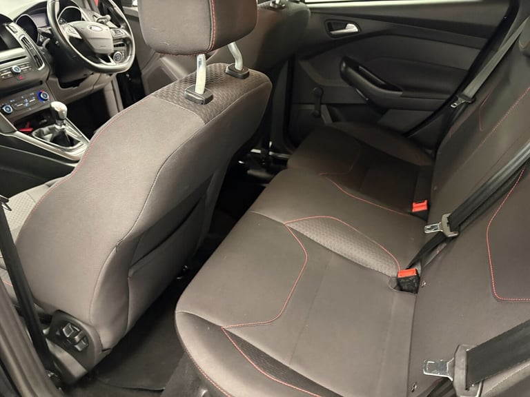 2018 Ford Focus 1.0 EcoBoost 140 ST-Line Navigation 5dr HATCHBACK PETROL Manual