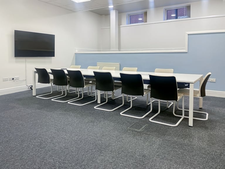 Blackburn - BB2 2DH, Find office space in HQ Blackburn, Kings Court for 4 people