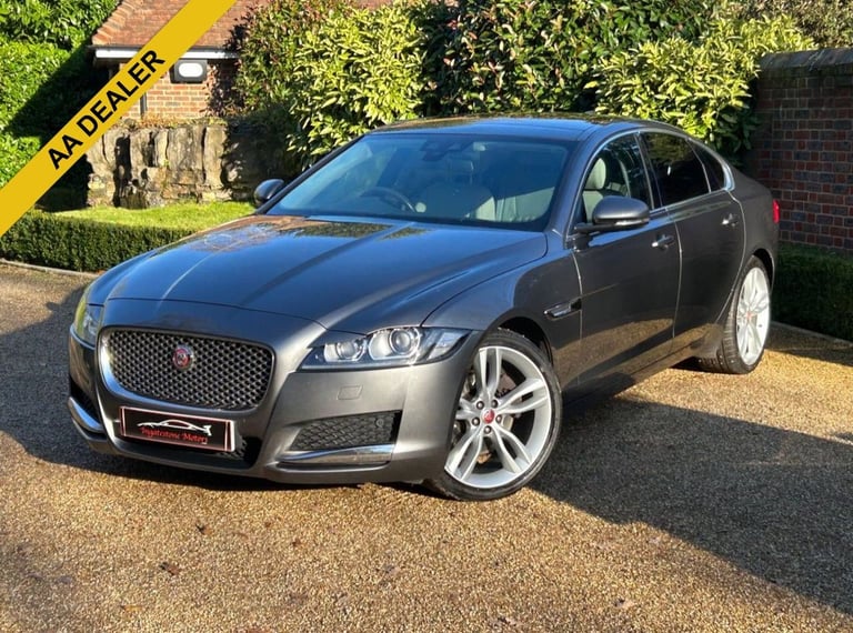 2017 Jaguar XF 2.0d Portfolio Saloon 4dr Diesel Auto Euro 6 (s/s) (180 ps) Saloon Diesel Automatic