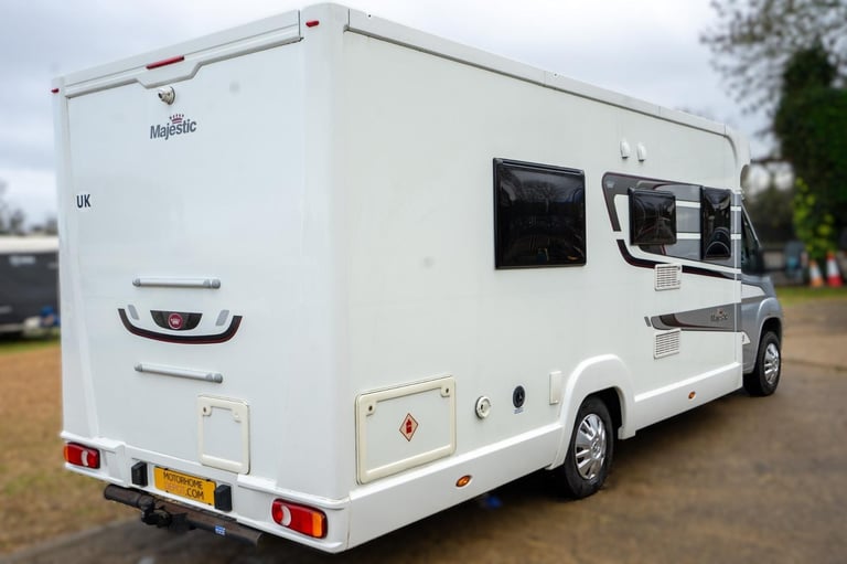 Elddis Majestic 285 - 4 Berth Luxury Motorhome, End Washroom, Twin Fixed Beds