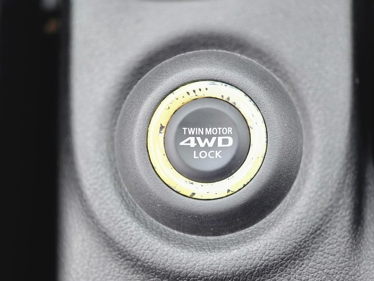 2014 Mitsubishi Outlander 2.0h 12kWh GX3h CVT 4WD Euro 5 (s/s) 5dr ESTATE Petrol/Electric Hybrid ...