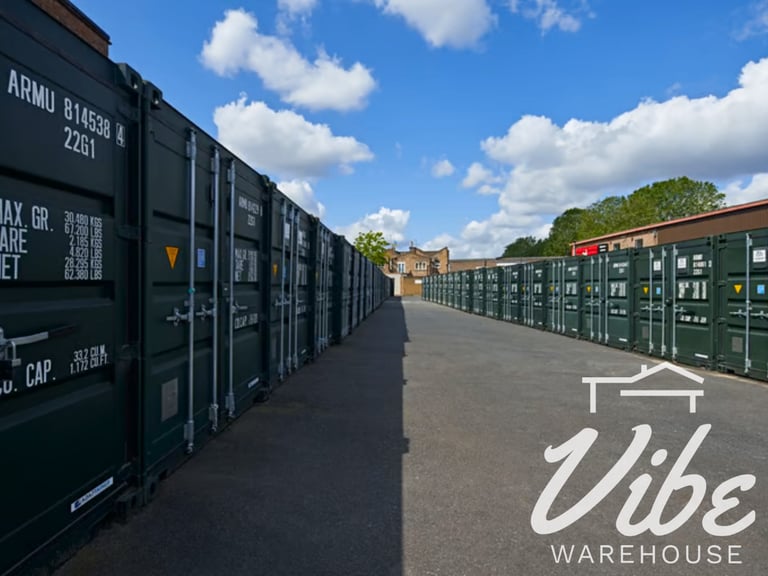 Affordable and Secure Storage Containers in Docklands – E16