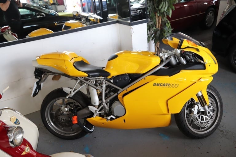 2004 Ducati 999 GIALIO FLY  2004ONLY 200 MILES FROM NEW Petrol Manual