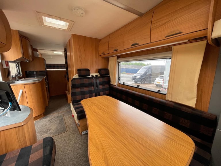 RENAULT MASTER TAG AXLEBIRSTNERR DELFIN PERFORMANCE 4 BERTH MOTOR HOME 