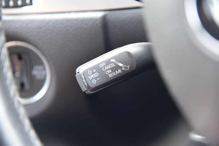 2013 Volkswagen Touareg 3.0h TSI V6 Hybrid SUV 5dr Petrol Hybrid Tiptronic 4WD Euro 5 (s/s) (333 ...