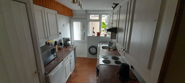 3-Bedroom House for Rent – Combe Down, Bath from 1 November