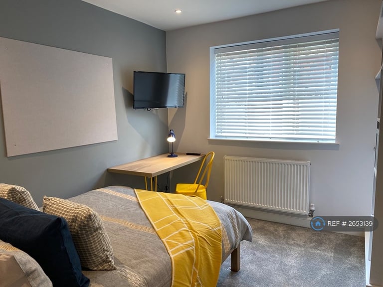 6 bedroom house in Nicander Road, Liverpool, L18 (6 bed) (#2653139)