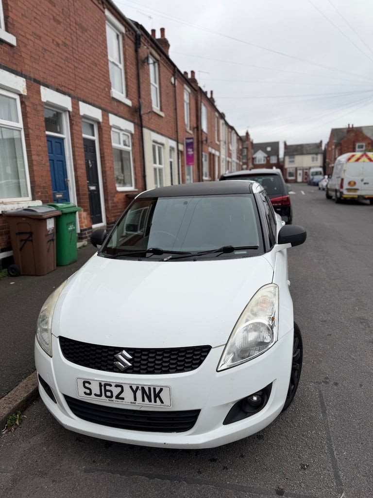 Suzuki, SWIFT, Hatchback, 2012, Manual, 1242 (cc), 5 doors