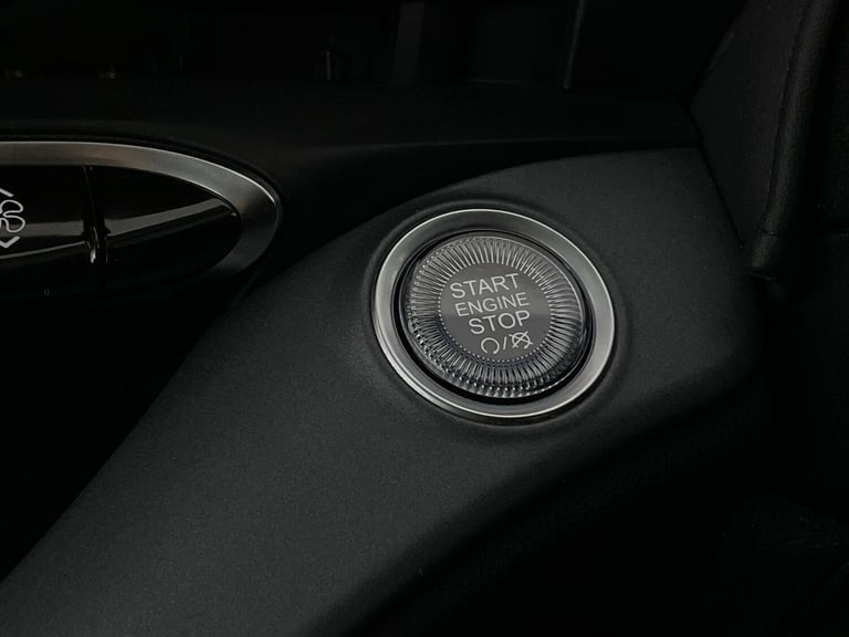 2022 Fiat 500e 42kWh RED Hatchback 3dr Electric Auto (118 ps) - CRUISE - SPEED LIMIT RECOG Hatchb...