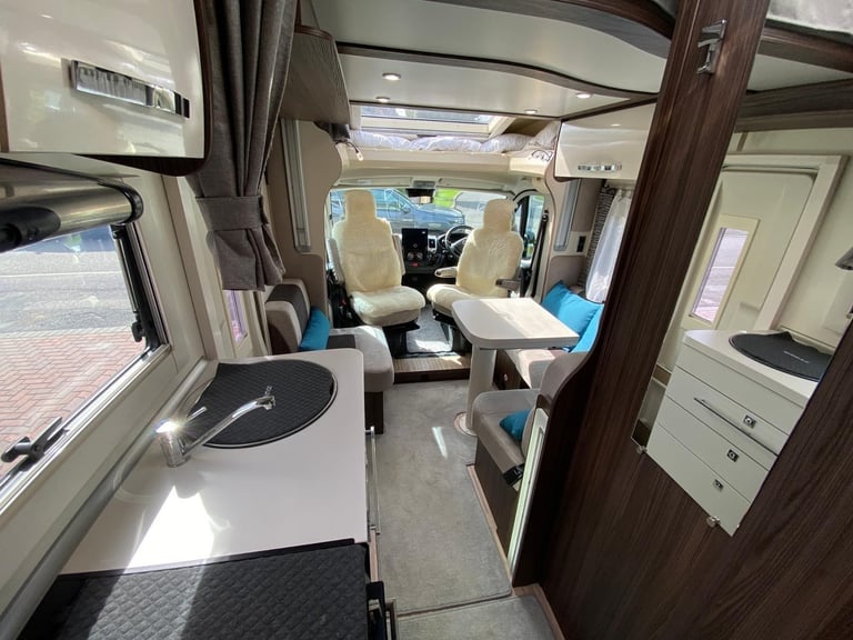 BENIMAR MILEO 282 - REAR LOUNGE - DROP DOWN BEDS - LEVELLERS - WIFI - HAB AIRCON