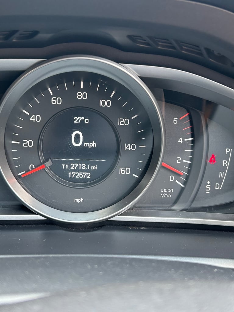 Volvo, V40, Hatchback, 2015, Semi-Auto, 1969 (cc), 5 doors