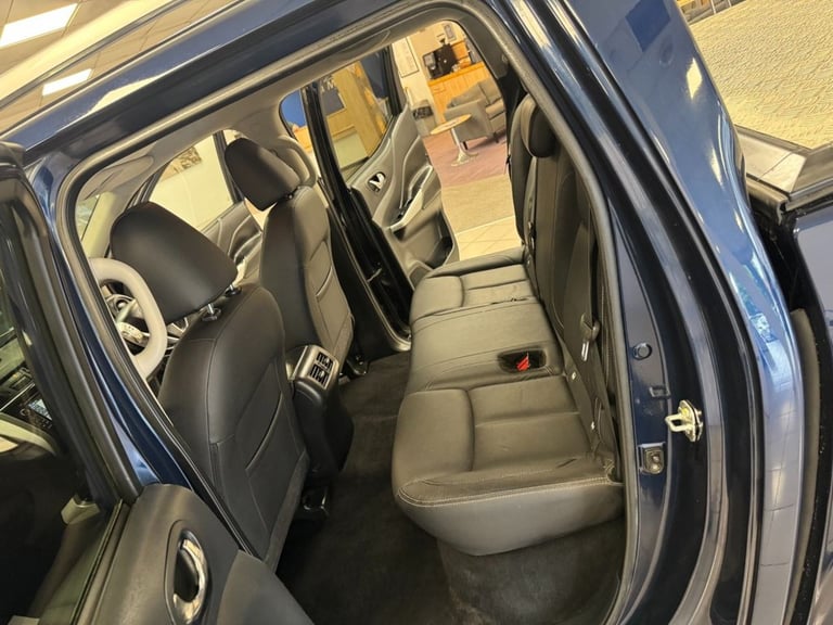 2019 Nissan Navara 2.3 dCi Tekna Pickup Double Cab 4dr Diesel Manual 4WD Euro 6 (s/s) (190 ps) PI...