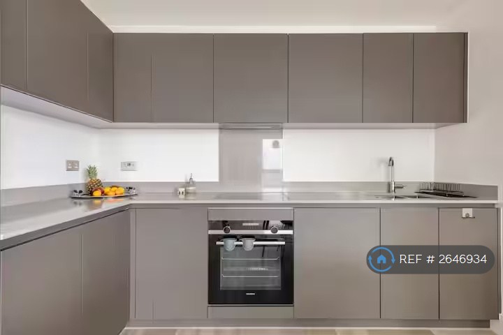 2 bedroom flat in Hale Works Apartments, London, N17 (2 bed) (#2646934)