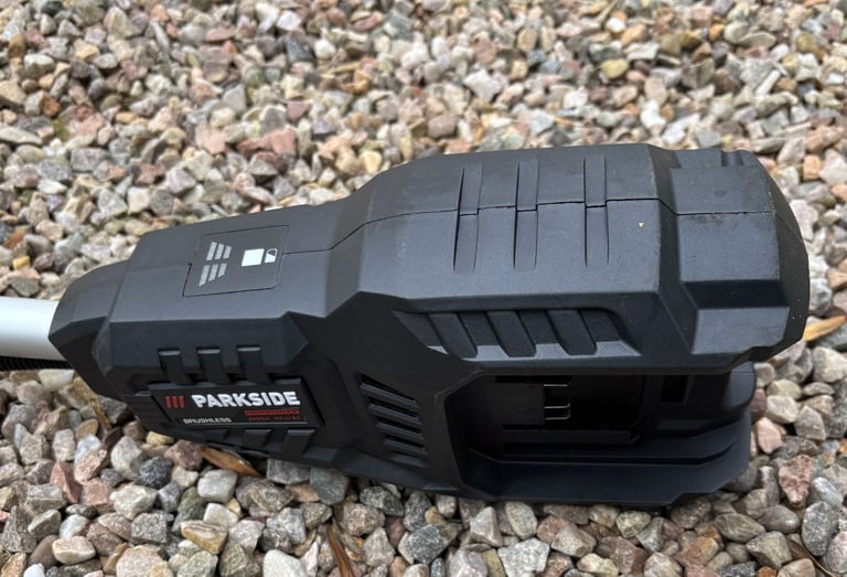 Parkside 40V 2-in-1 Cordless Brush Cutter (20V Batteries not included !)