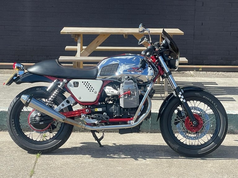 Moto Guzzi V7 Cafe Racer in silver and red