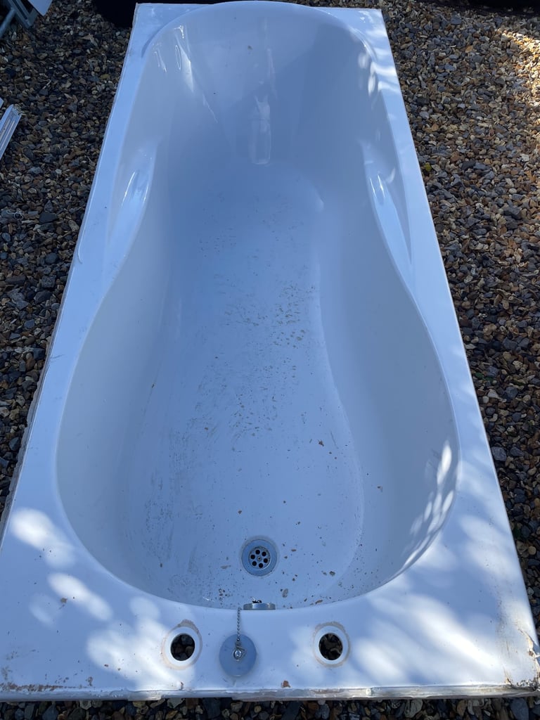 FREEE! Fibre glass bath