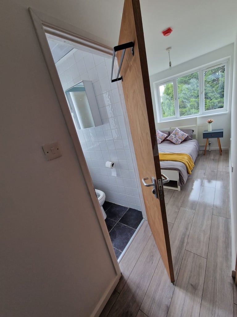 Room to let rent single ensuite luton town cheap lu1 universal dss credit benefits