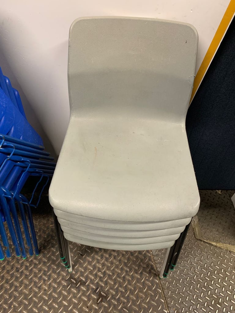 Stackable plastics chair (40 available)